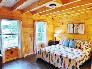 3 bedrooms, in-room safe, iron/ironing board, free WiFi - ❤Clean Cabin WiFi in-town Easy access PAVED Black Mountain 15min to Asheville (Black Mountain)