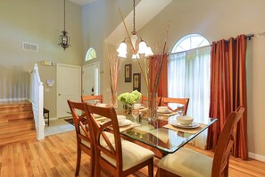 Dining - Fantastic 5 Bedroom/4 Bath Pool Home Just 20 Minutes From Disney (Clermont)