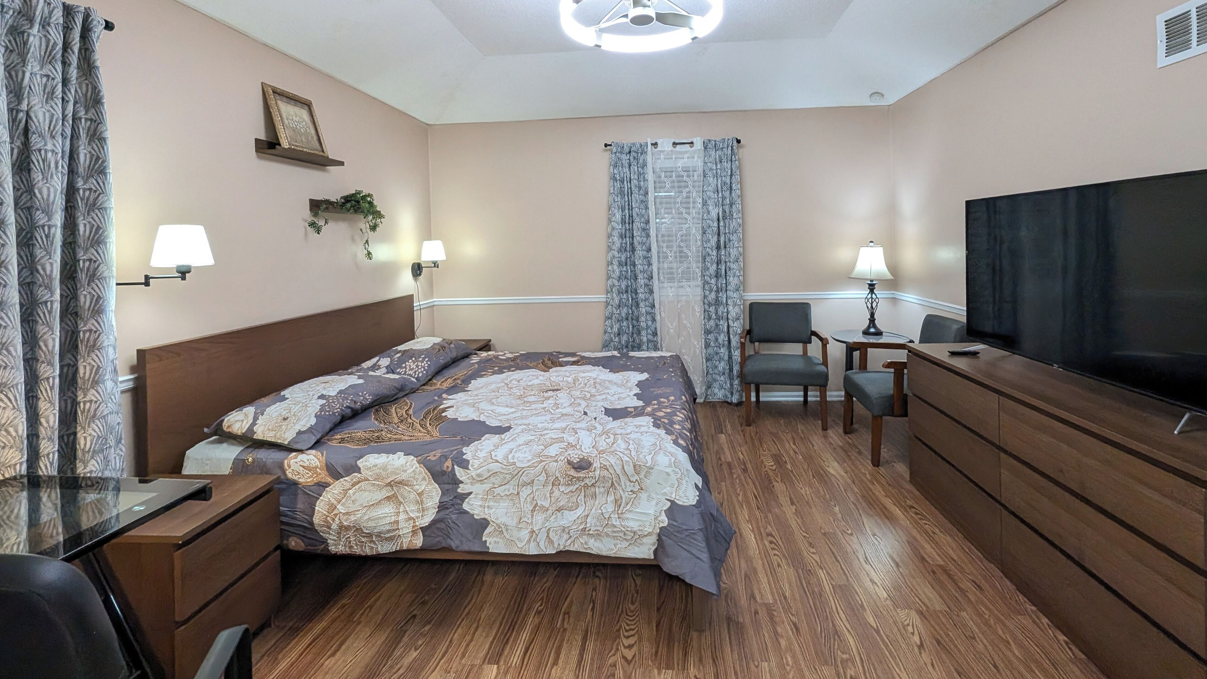 4 間睡房、熨斗/熨衫板、上網、床單