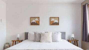 1 habitación, tabla de planchar con plancha, wifi gratis y ropa de cama