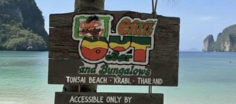 Chill Out Bar and Bungalows