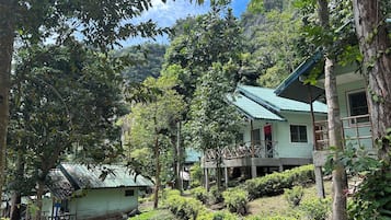 Hillside Bungalows | Mountain view