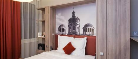 10 quartos, ferros/tábuas de passar roupa, Wi-Fi, roupa de cama