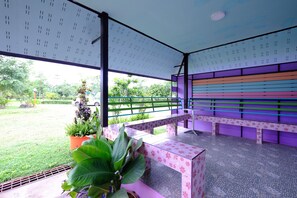 VIP Room | Hiên