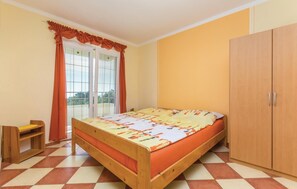 3 bedrooms, free WiFi, bed sheets