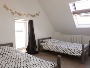 2 chambres, fer et planche à repasser, Wi-Fi, draps fournis