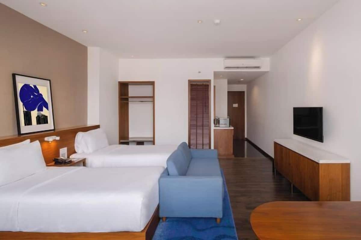 Minibar, in-room safe, desk, blackout curtains