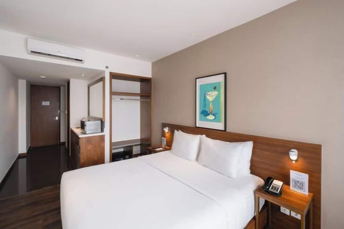 Minibar, in-room safe, desk, blackout curtains