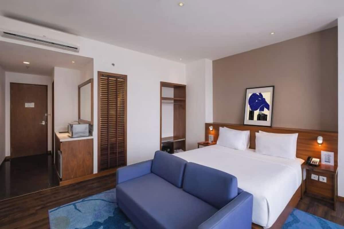 Minibar, in-room safe, desk, blackout curtains