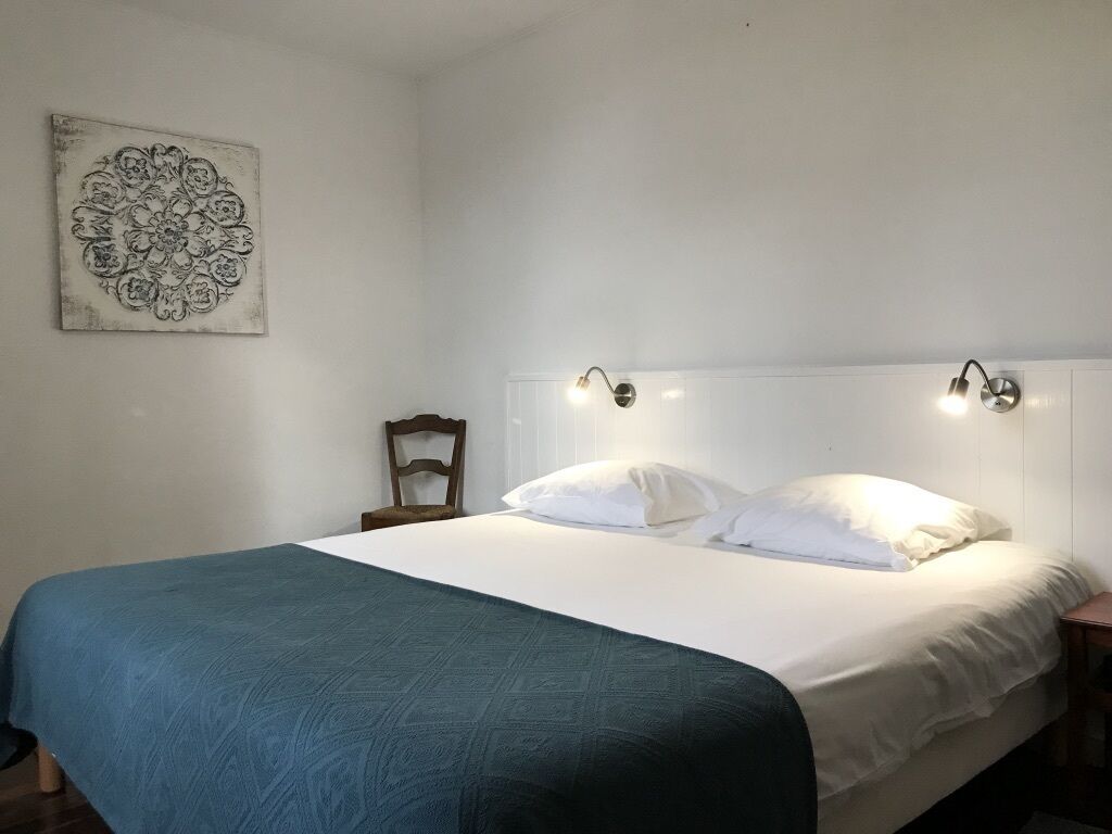 2 bedrooms, iron/ironing board, travel cot, free WiFi