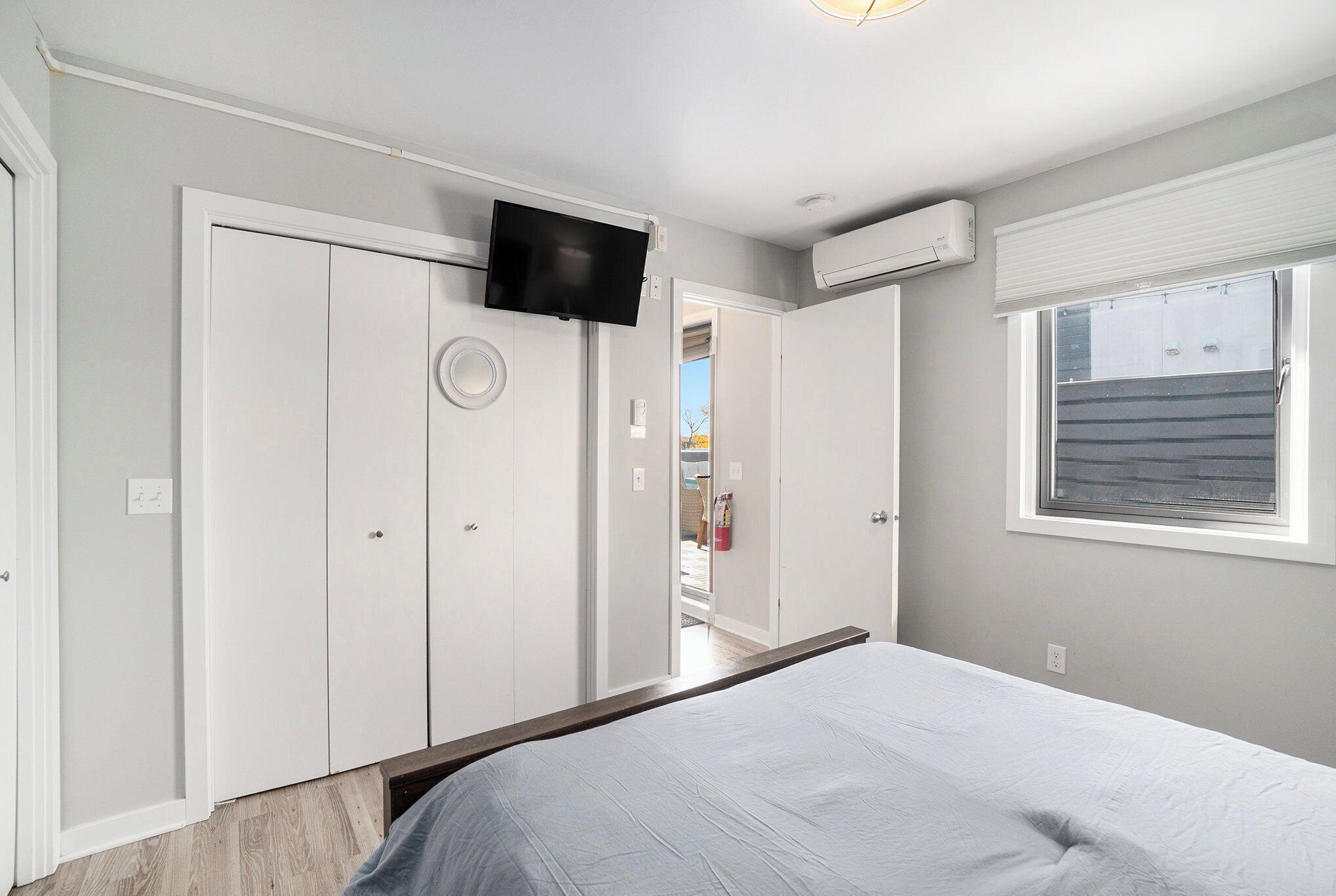 3 habitaciones, tabla de planchar con plancha, wifi y ropa de cama 