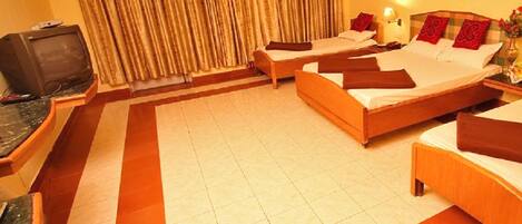 1 bedroom, bed sheets