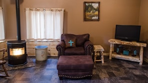 TV, DVD player, books - Just 15 min from Mount Rushmore !!! (Keystone)