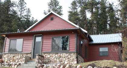 Just 15 min from Mount Rushmore !!!