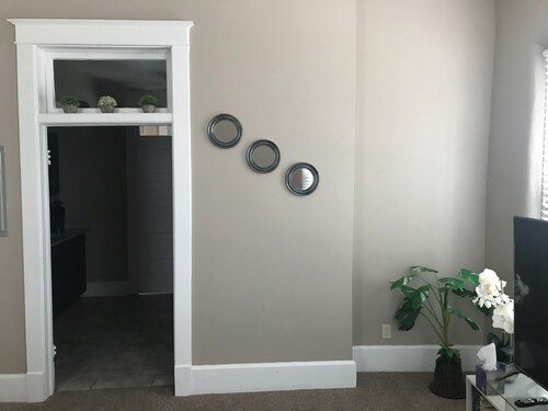 Completely Remodeled 1 Bd / 1 bath