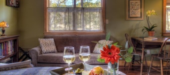 Custom Black Hills Cabin - Minuten zu Mt Rushmore, Bergkulisse, 10 Hektar