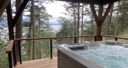 Renovated, dog-friendly home with hot tub, fire pit and sound views