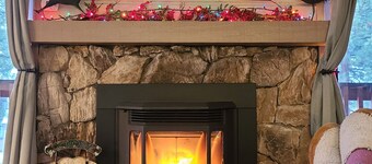 Year Round Fun! Ski /  High Speed Internet /  Large Screen TV / BBQ / Lakes