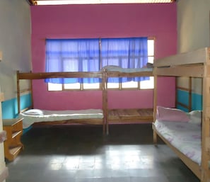 Habitació familiar | 1 dormitori, roba de llit d'alta qualitat i escriptori