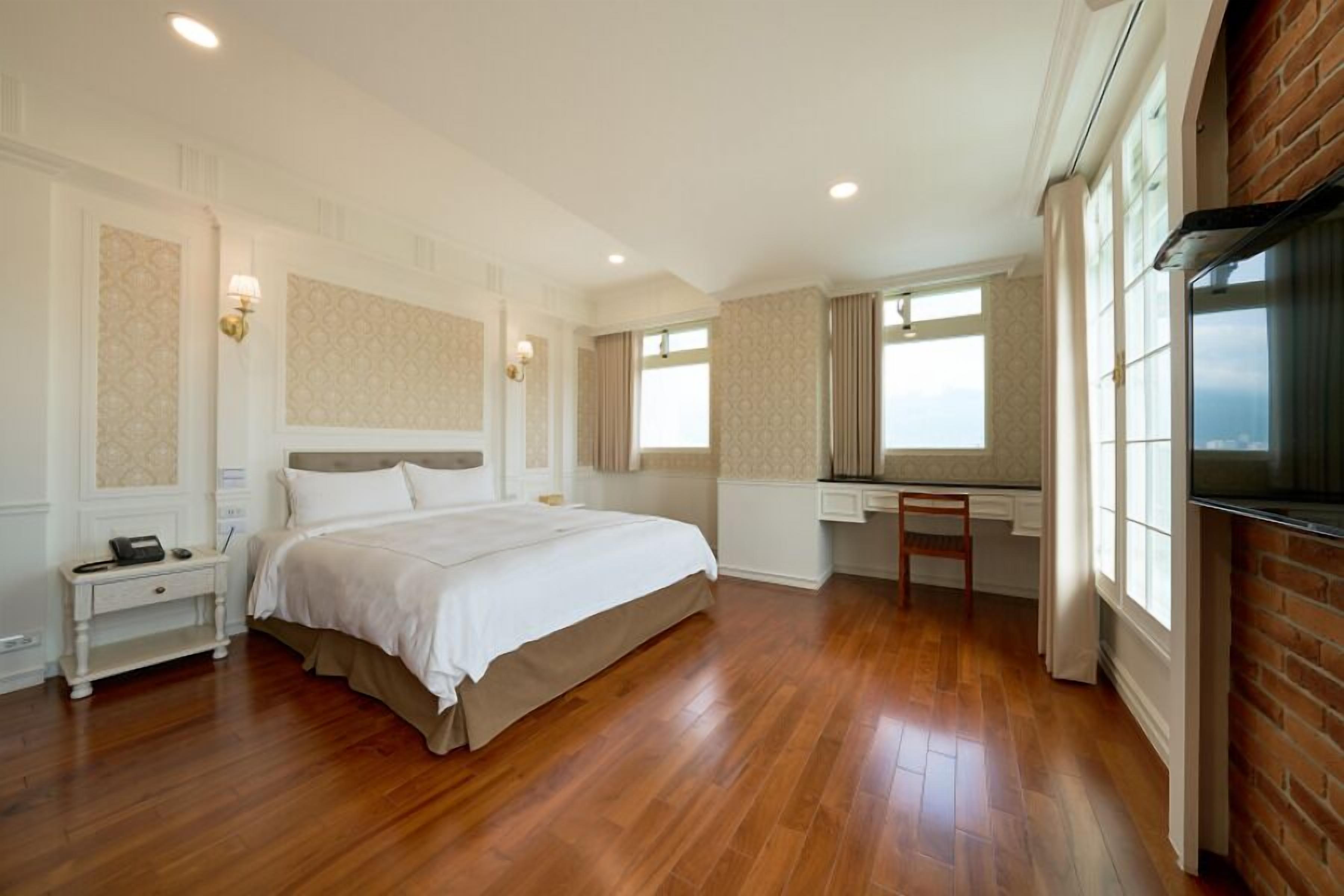 deluxe double room | 1 bedroom, premium bedding, desk, blackout curtains