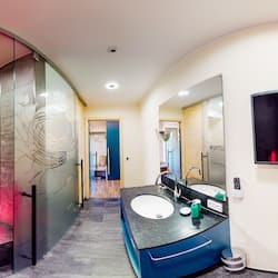 Studio Suite | Bathroom | Shower, hair dryer, bathrobes, electronic bidet
