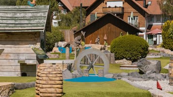 Mini-golf