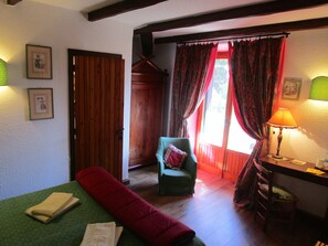 Classic Double or Twin Room | Desk, bed sheets - Podere La Piana (Fivizzano)
