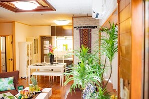 Private Vacation Home (1 to 10 Guests) | 3 bedrooms, desk, blackout drapes, iron/ironing board - MK Garden (Okinawa)