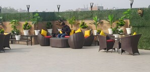 Rooftop terrace - Hotel Sun International (New Delhi)