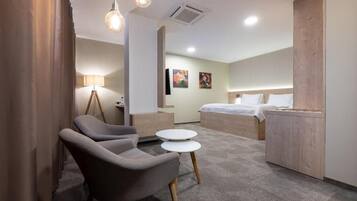 Executive double or twin with Extra bed | Hypo-allergenic bedding, Select Comfort beds, minibar, in-room safe