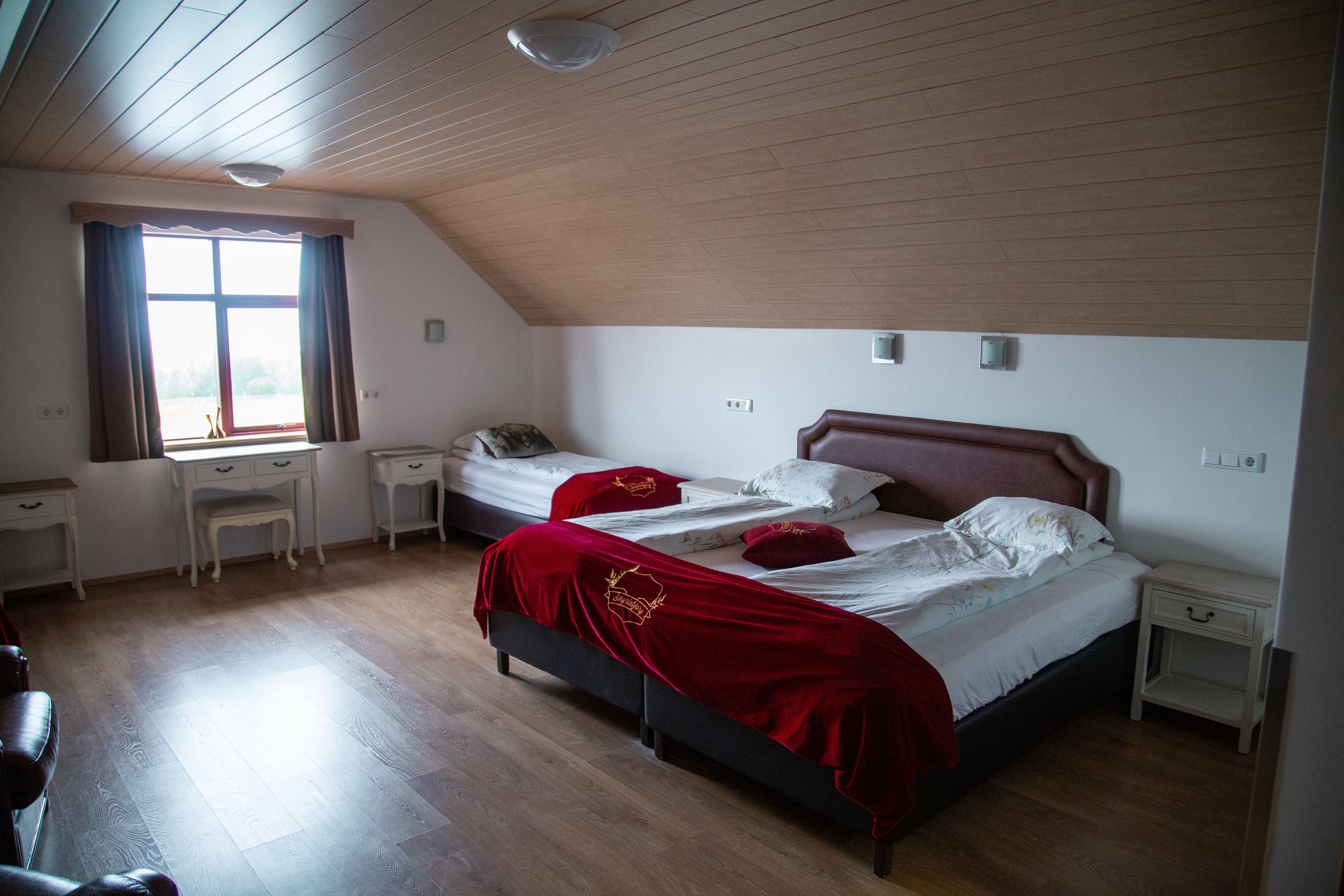 quadruple room | hypo-allergenic bedding, blackout curtains, soundproofing, free wifi