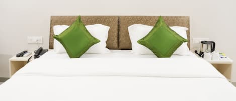 Deluxe Room | Egyptian cotton sheets, free rollaway beds, free WiFi, bed sheets