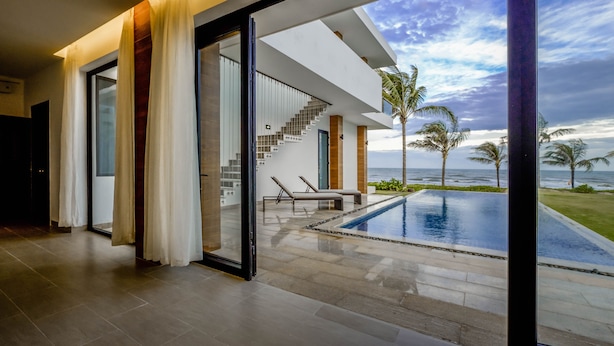 Villa, 3 soverom, privat basseng | Utsikt mot strand/hav