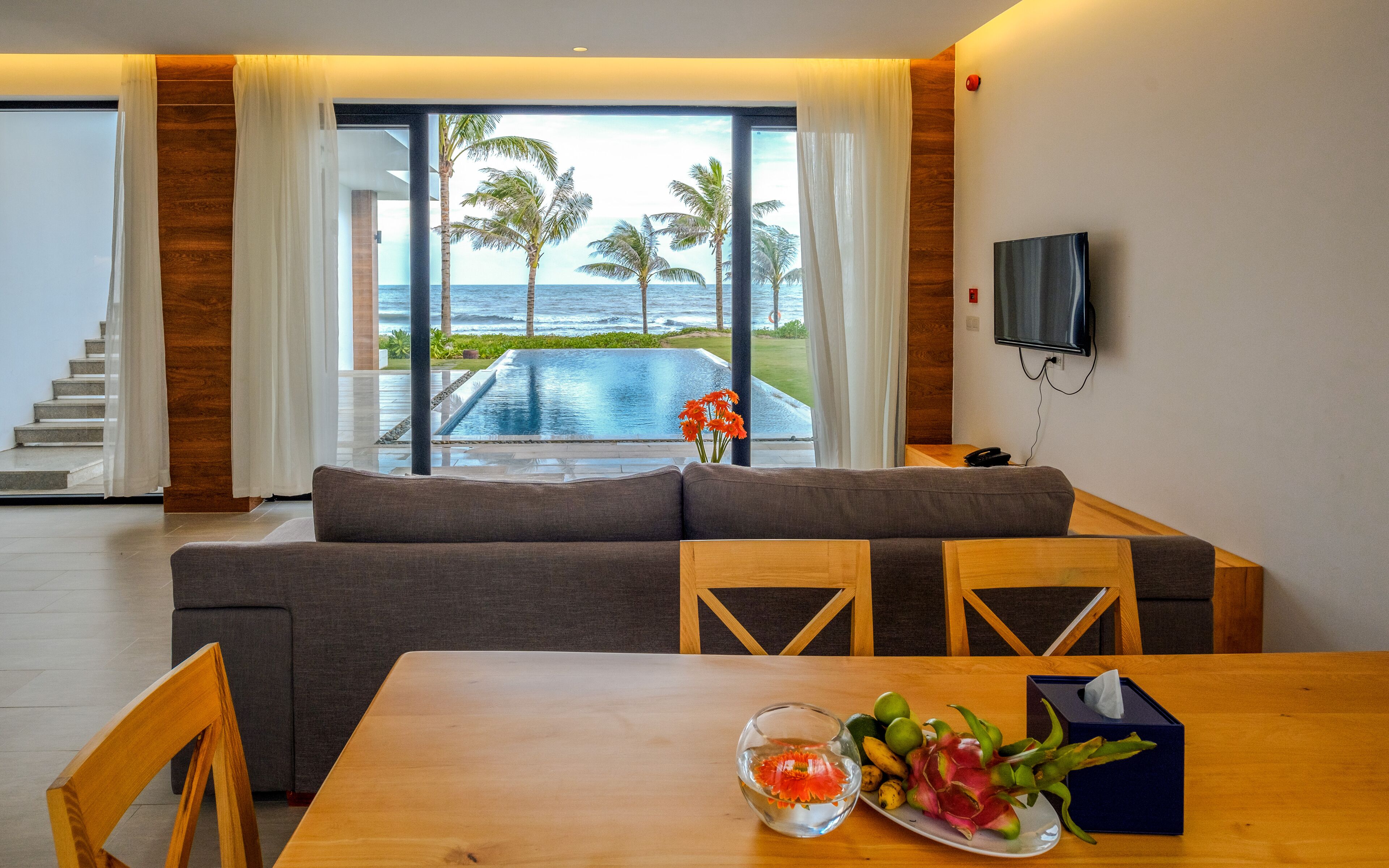 Villa, 3 chambres, piscine privée | Coin séjour | Télévision LCD