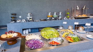 Desayuno buffet (THB 354 por persona)