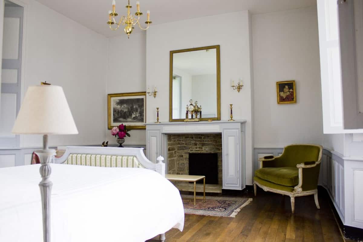 Double Room (Saint Jacques) | Egyptian cotton sheets, premium bedding, memory foam beds, WiFi (free)
