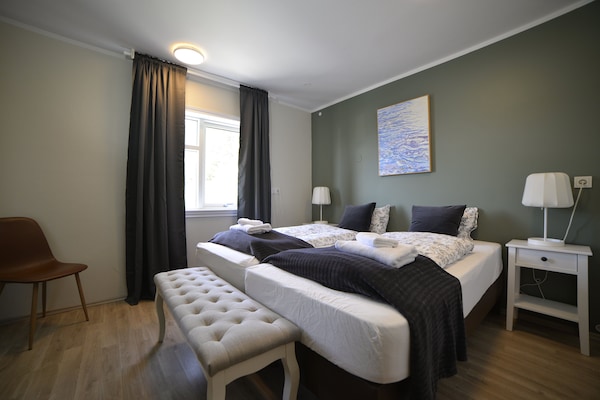 Double Room, Private Bathroom | Blackout drapes, iron/ironing board (on request), WiFi (free)