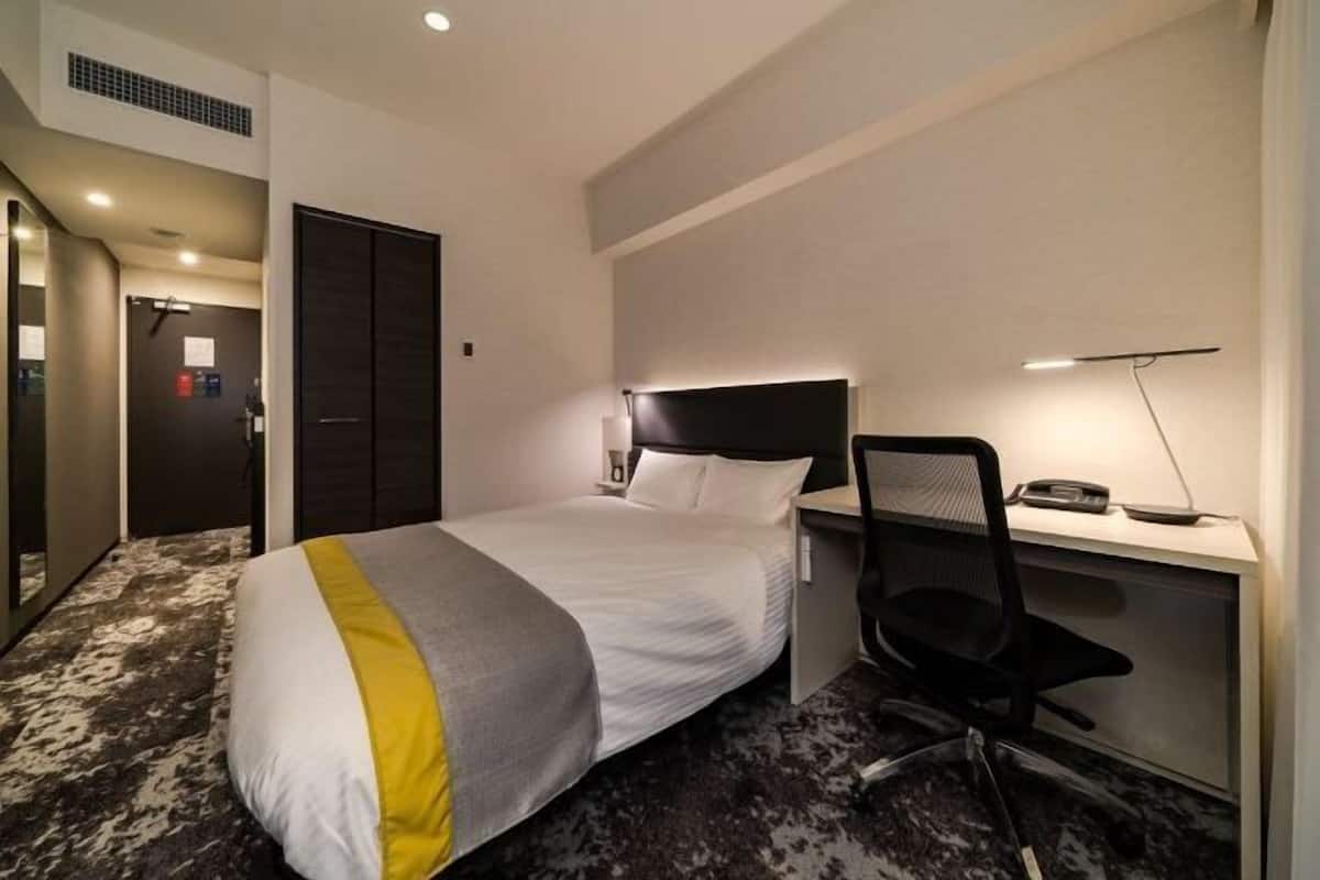 In-room safe, blackout drapes, soundproofing, free WiFi