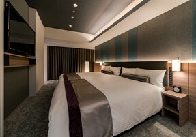 Castle Suite Room, Non Smoking  | In-room safe, blackout drapes, soundproofing, free WiFi