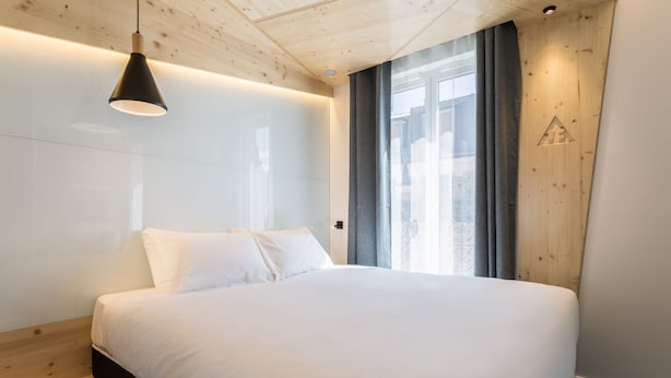 In-room safe, desk, blackout curtains, soundproofing - Urban Bivouac Hôtel Tolbiac Olympiades (Paris)