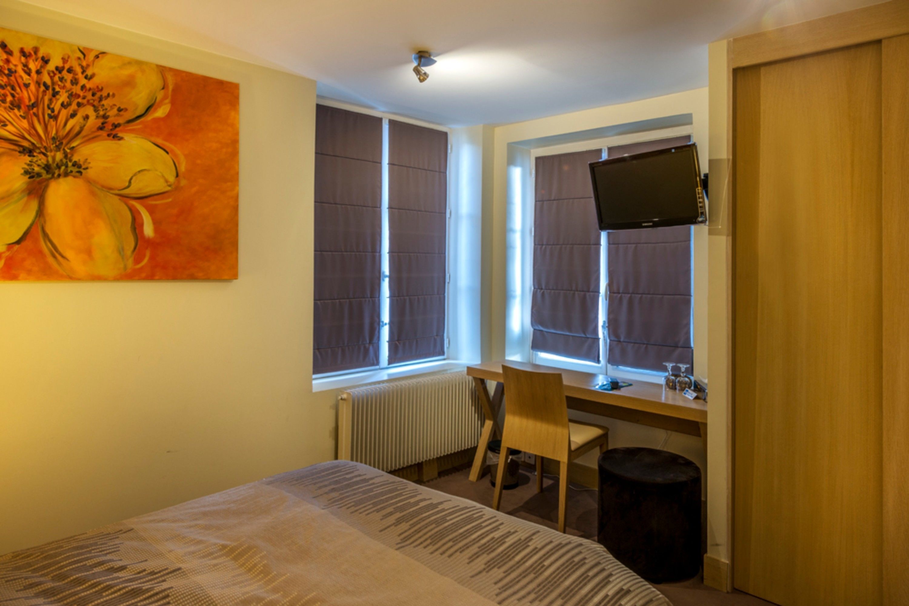 double room | in-room safe, individually decorated, individually furnished, desk