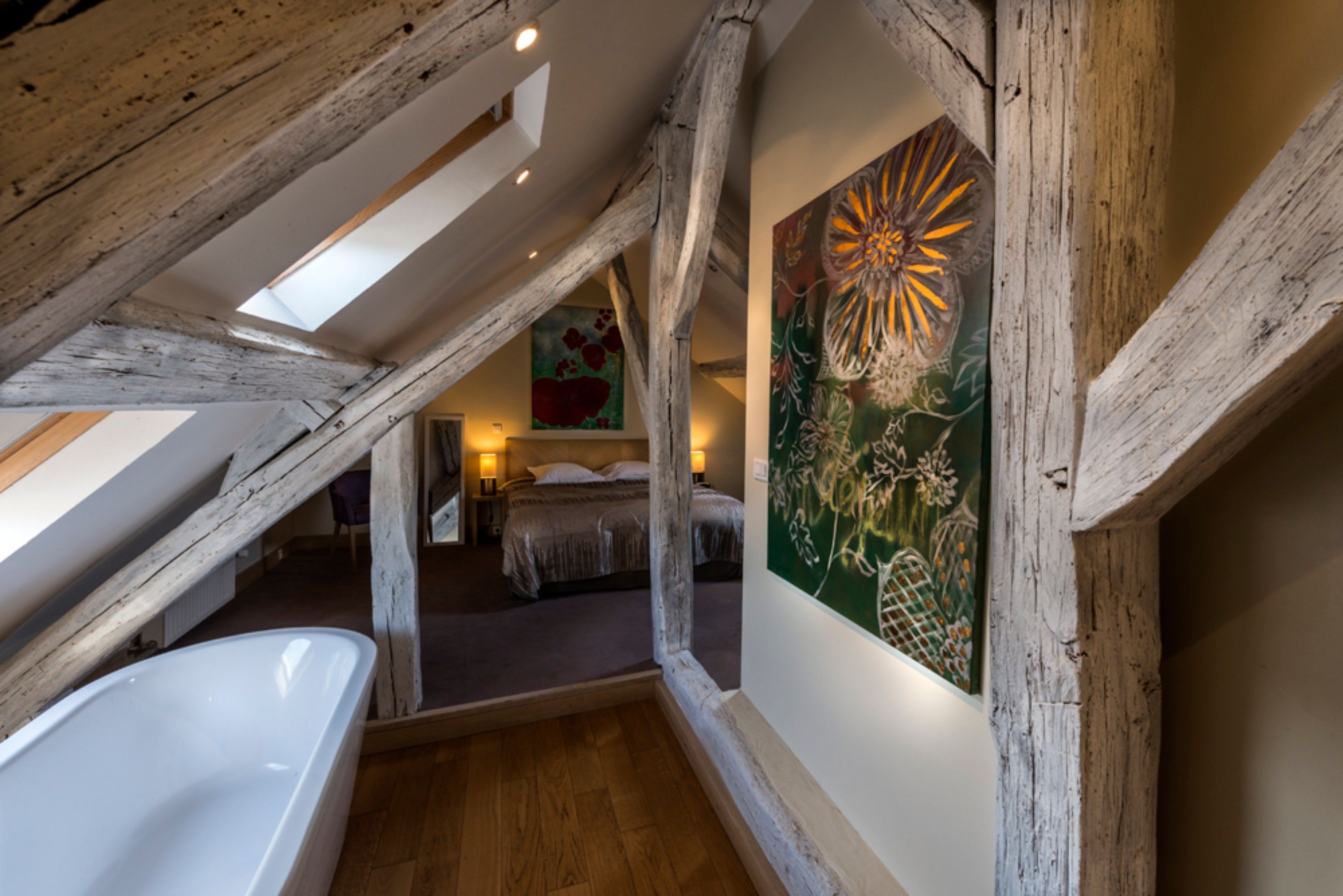 superior double room, 1 king bed | deep-soaking bathtub