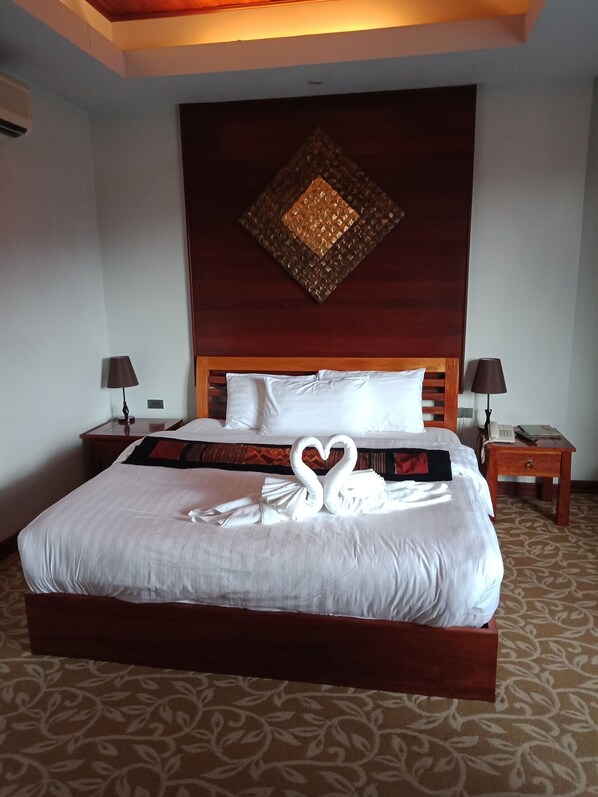 Business Double Room Single Use, 1 Bedroom, Refrigerator, City View | Room amenity