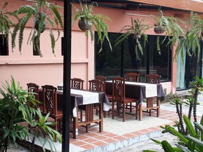 Daily continental breakfast for a fee - Charming Lao Hotel (Oudomxay)