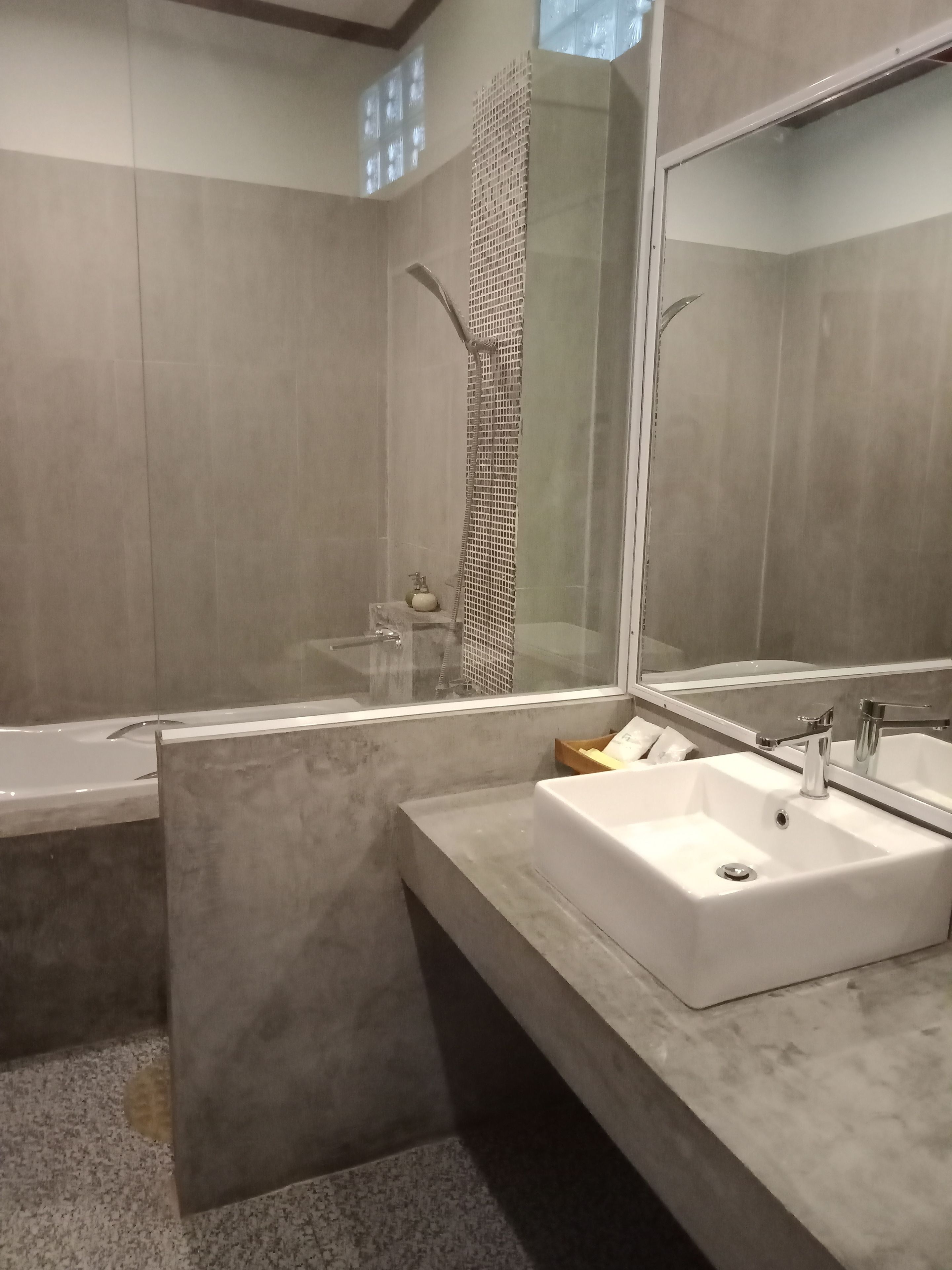 Superior Villa | Bathroom sink