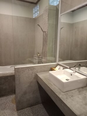 Villa – superior | Vask på badet