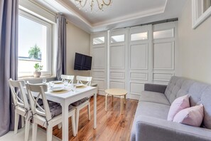 Een flatscreentelevisie