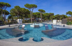 3 outdoor pools