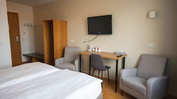 Standard Double or Twin Room, Private Bathroom | Desk, laptop workspace, blackout curtains, rollaway beds