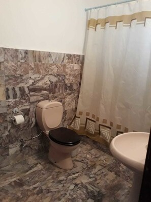 Shower, free toiletries, hair dryer - Levissi Han (Fethiye)